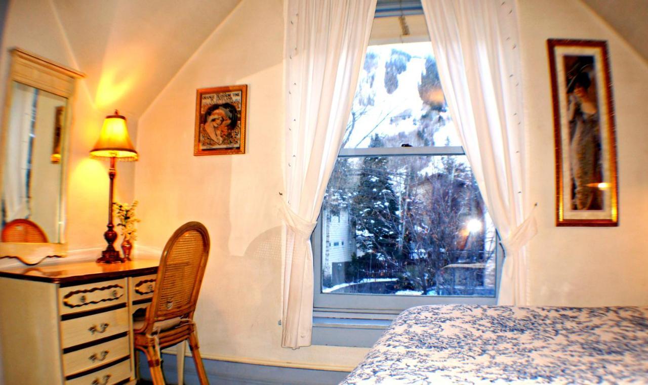 The Snow Queen Lodge Snowmass Village Room photo
