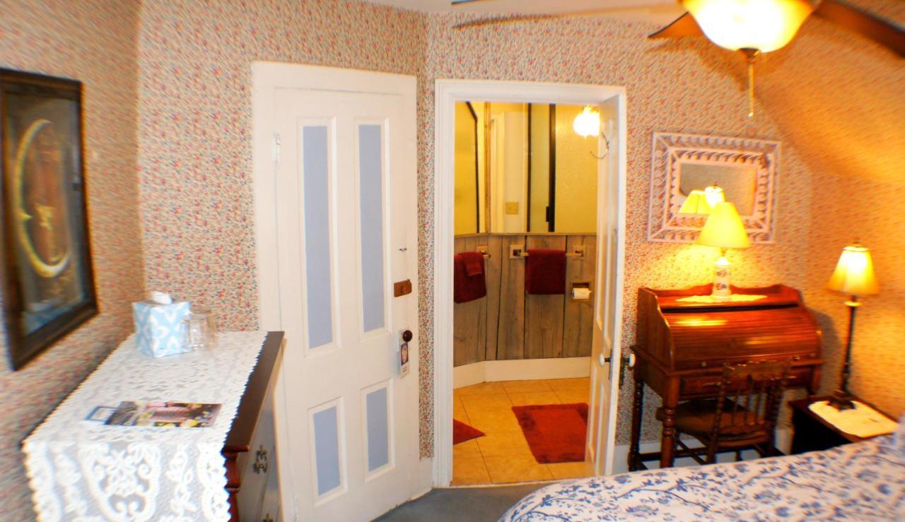 The Snow Queen Lodge Snowmass Village Room photo