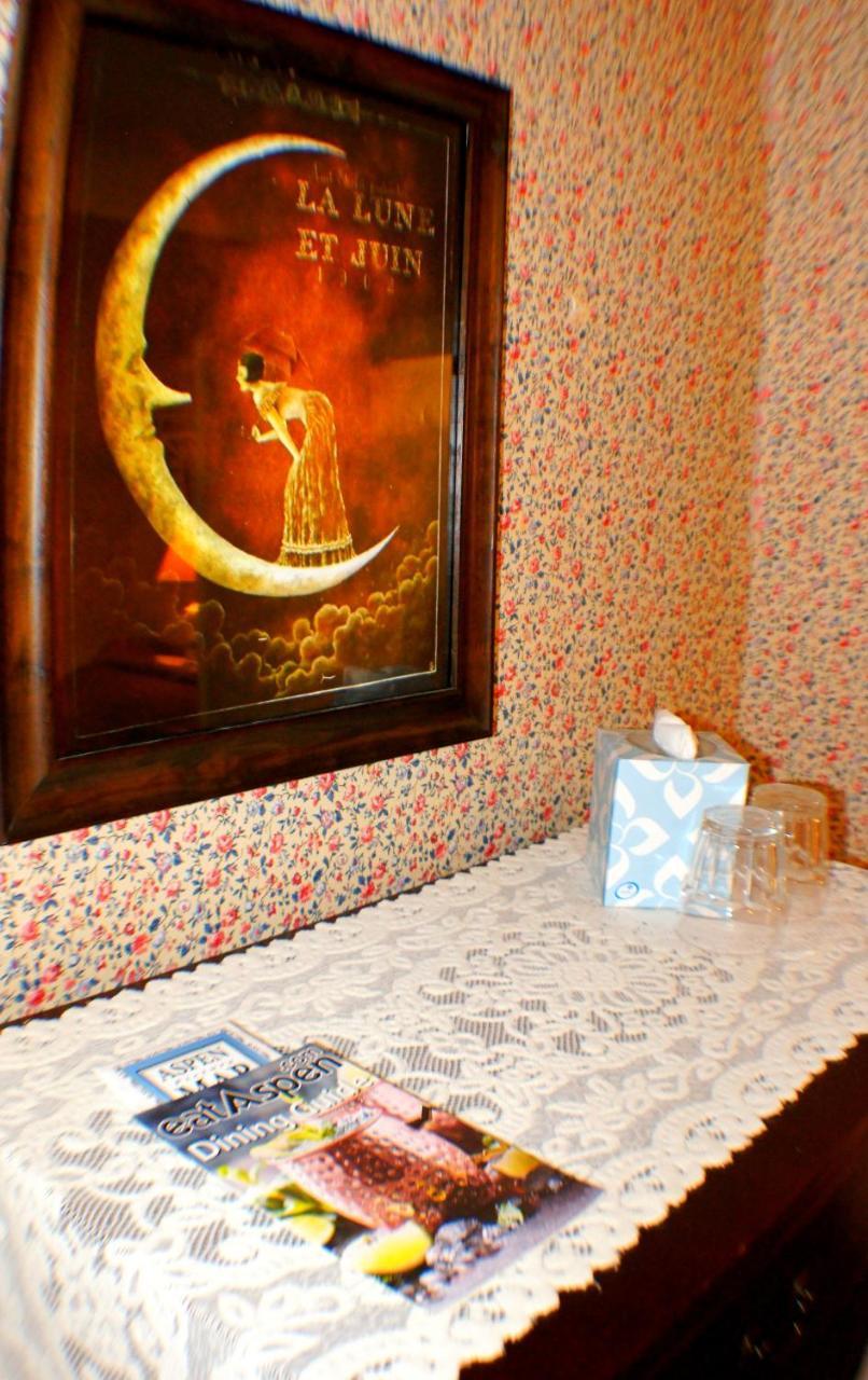 The Snow Queen Lodge Snowmass Village Room photo