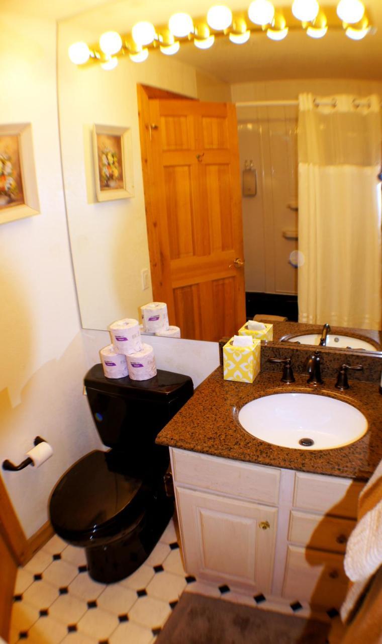 The Snow Queen Lodge Snowmass Village Room photo